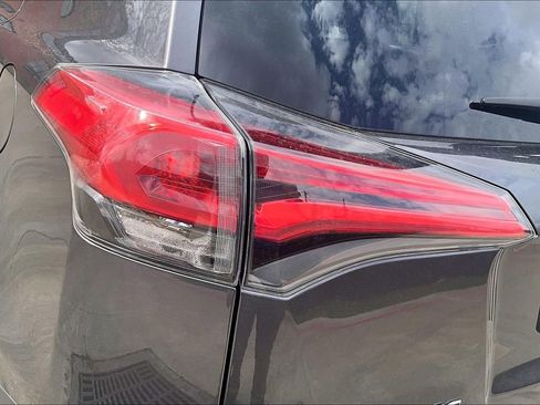 Used 2017 Toyota RAV4 XLE image 40