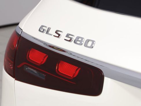 Used 2024 Mercedes-Benz GLS 580 4MATIC image 58