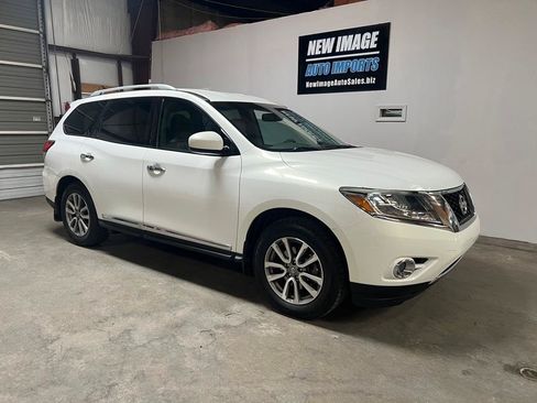 Used 2014 Nissan Pathfinder SL w/ SL Tech Package AWD/4WD image 3