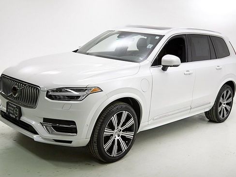 Certified 2024 Volvo XC90 T8 Plus w/ Protection Package Premier image 6