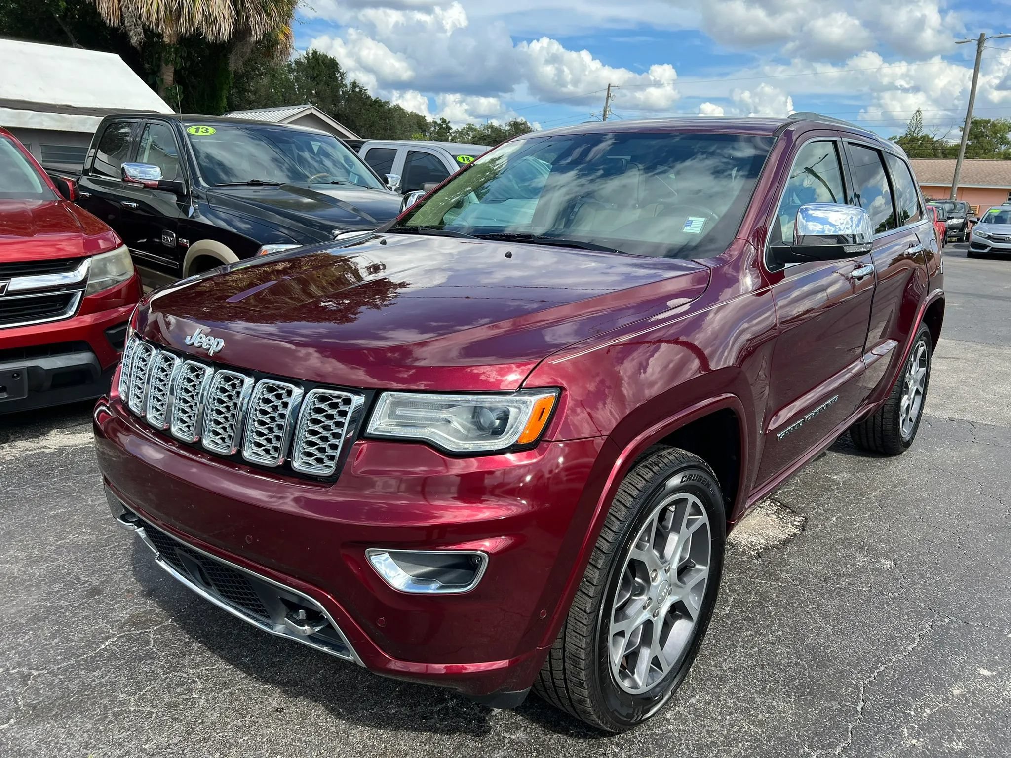Used 2019 Jeep Grand Cherokee Overland RWD image 2
