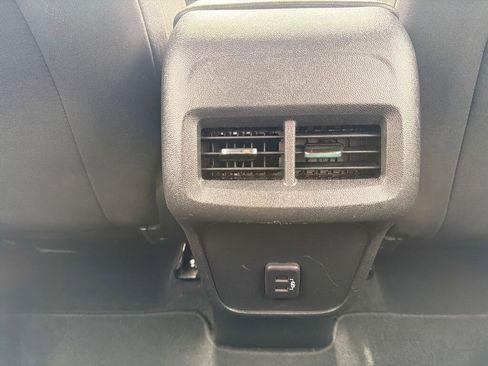 Used 2023 Chevrolet Equinox LT image 35