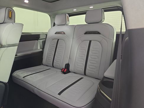 Used 2023 Rivian R1S Launch Edition image 22