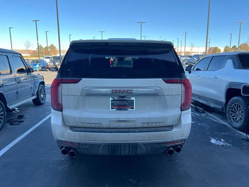 Used 2024 GMC Yukon XL Denali w/ Advanced Technology Package image 4