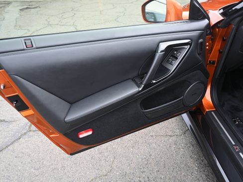 Used 2017 Nissan GT-R Premium image 22