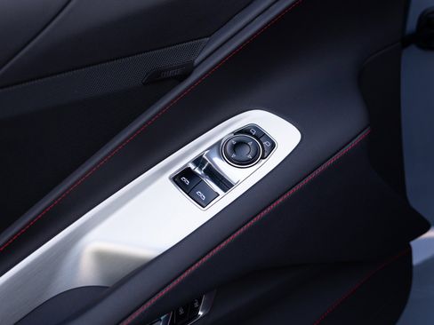 Used 2025 Chevrolet Corvette Z06 RWD image 39