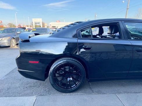 Used 2014 Dodge Charger R/T image 12