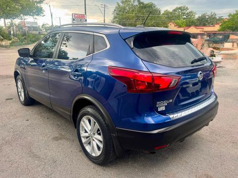Used 2017 Nissan Rogue Sport SV FWD image 4