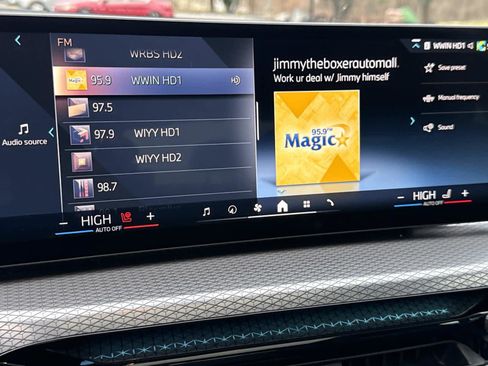 Certified 2025 BMW 330i xDrive Sedan w/ Premium Package image 3