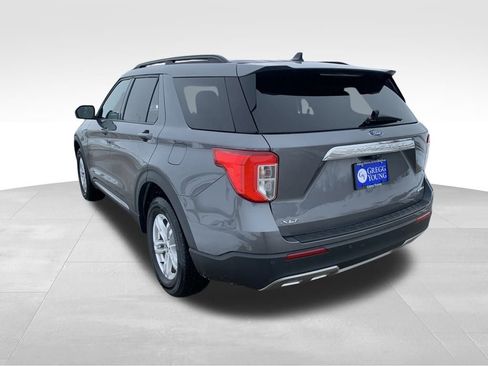 Used 2022 Ford Explorer XLT w/ Equipment Group 202A image 4