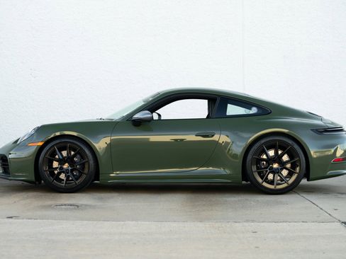 Used 2026 Porsche 911 Carrera T image 9