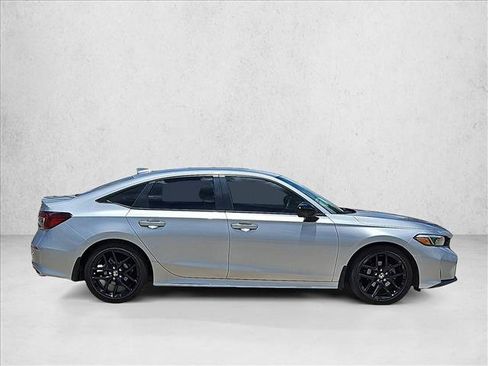 Used 2025 Honda Civic Sport image 4