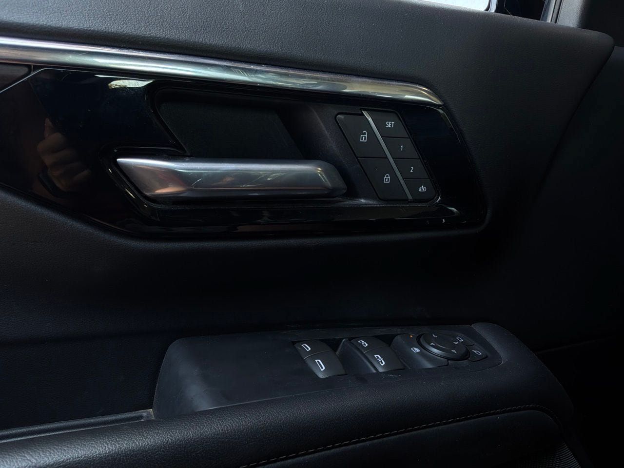 Used 2025 Chevrolet Tahoe Z71 AWD/4WD image 24