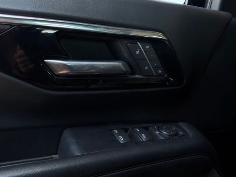 Used 2025 Chevrolet Tahoe Z71 AWD/4WD image 24