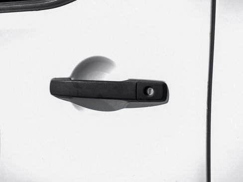 Used 2019 Nissan NV 2500 S image 32