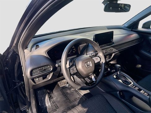 Used 2024 Honda HR-V Sport image 9