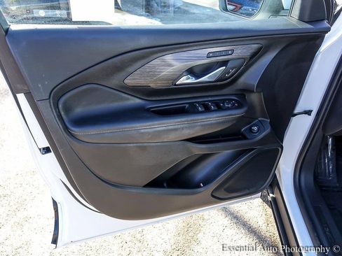 Used 2023 GMC Terrain SLT w/ LPO, Floor Liner Package image 21