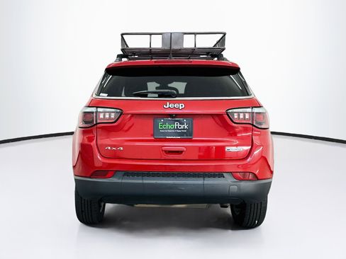 Used 2018 Jeep Compass Latitude w/ Popular Equipment Group AWD/4WD image 7
