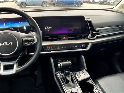 Used 2024 Kia Sportage SX image 7