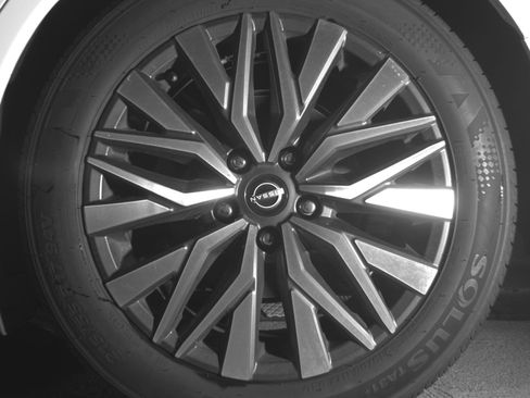 Used 2025 Nissan Altima 2.5 SV image 14