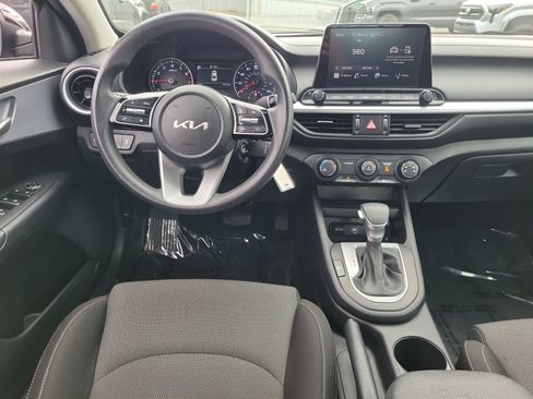 Used 2024 Kia Forte LXS w/ LXS Technology Package FWD image 10