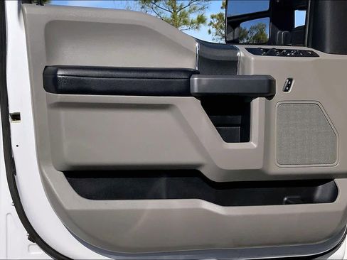 Used 2017 Ford F350 XLT w/ XLT Value Package image 21