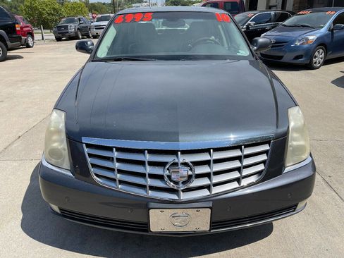 Used 2010 Cadillac DTS Luxury image 2