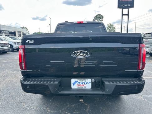 Used 2024 Ford F150 Platinum w/ FX4 Off-Road Package image 4