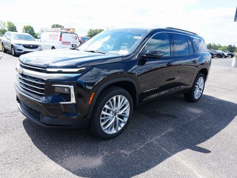 New 2026 Chevrolet Traverse LT w/ Driver Confidence Package image 3