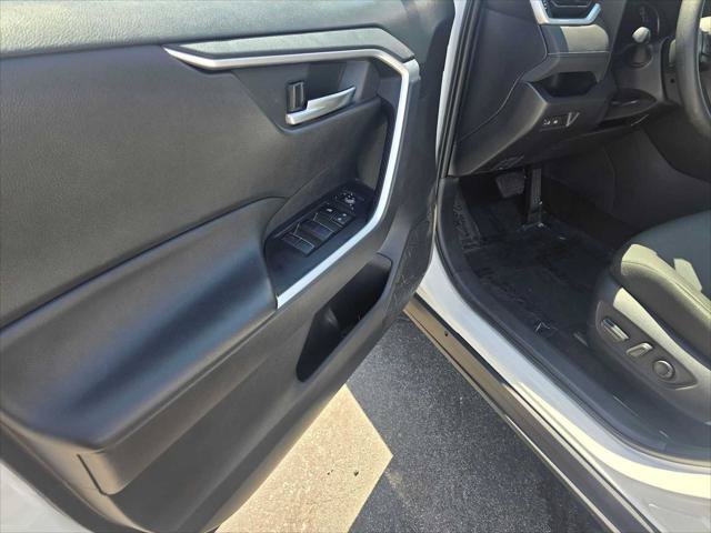 Used 2024 Toyota RAV4 XLE FWD image 21
