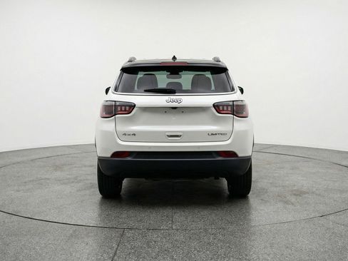 Used 2025 Jeep Compass Limited image 7