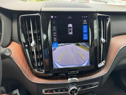 Certified 2023 Volvo XC60 T8 Ultimate w/ Climate Package AWD/4WD image 20