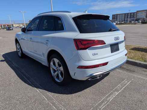 Certified 2025 Audi Q5 Prestige image 2