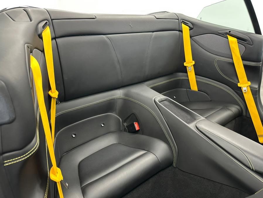 Used 2019 Ferrari Portofino RWD image 56