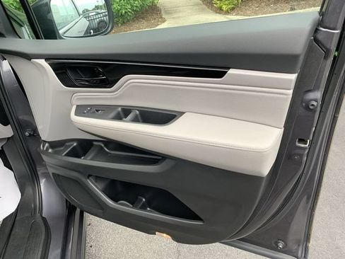 Used 2023 Honda Odyssey Touring image 13