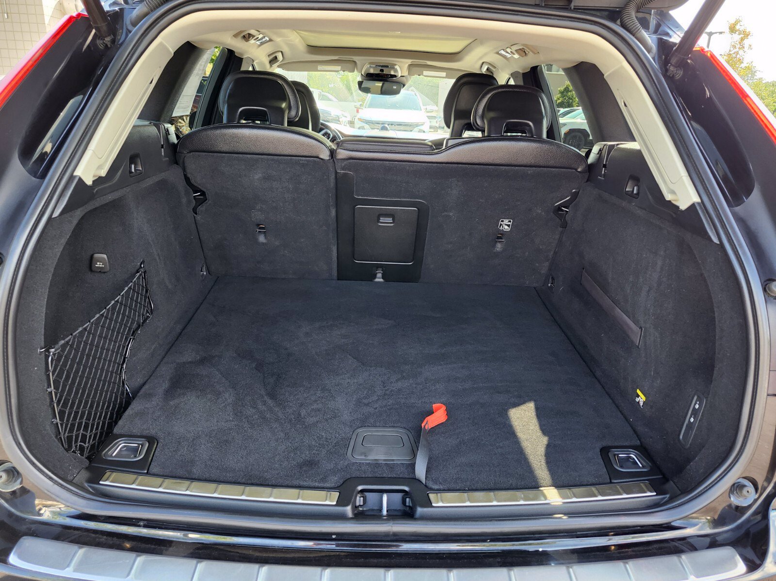 Used 2018 Volvo XC60 T6 Inscription w/ Convenience Package AWD/4WD image 30