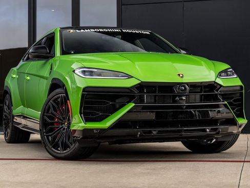 Used 2025 Lamborghini Urus SE image 2