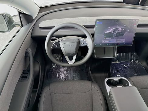 Used 2026 Tesla Model Y 2WD image 21