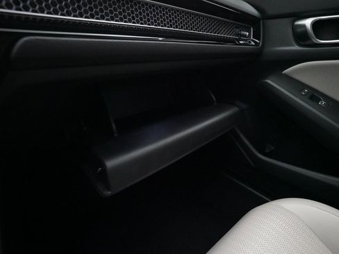 Certified 2024 Honda Civic EX-L image 29