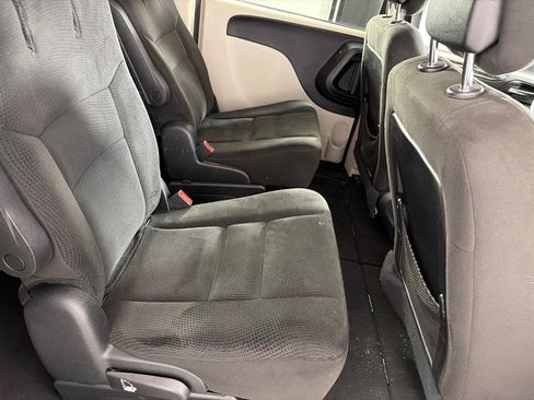 Used 2016 Dodge Grand Caravan SXT image 20