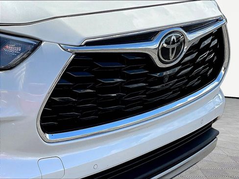 Used 2021 Toyota Highlander Platinum AWD/4WD image 33