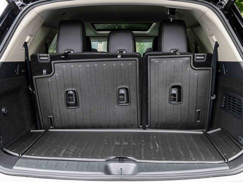 Certified 2025 Nissan Pathfinder SL w/ SL Premium Package image 25