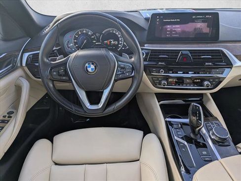 Used 2018 BMW 530e w/ Premium Package 2 image 20