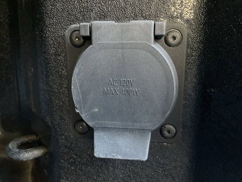 Used 2022 Chevrolet Silverado 1500 Custom image 12