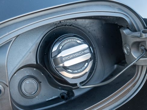 Certified 2025 Porsche Cayenne image 39