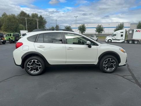 Used 2017 Subaru Crosstrek 2.0i Premium AWD/4WD image 4