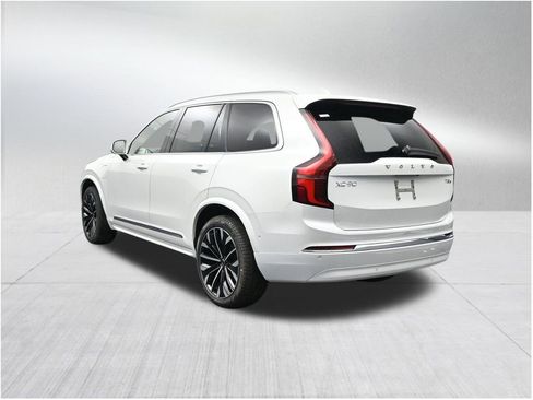 New 2026 Volvo XC90 T8 Plus w/ Protection Package Premier AWD/4WD image 3