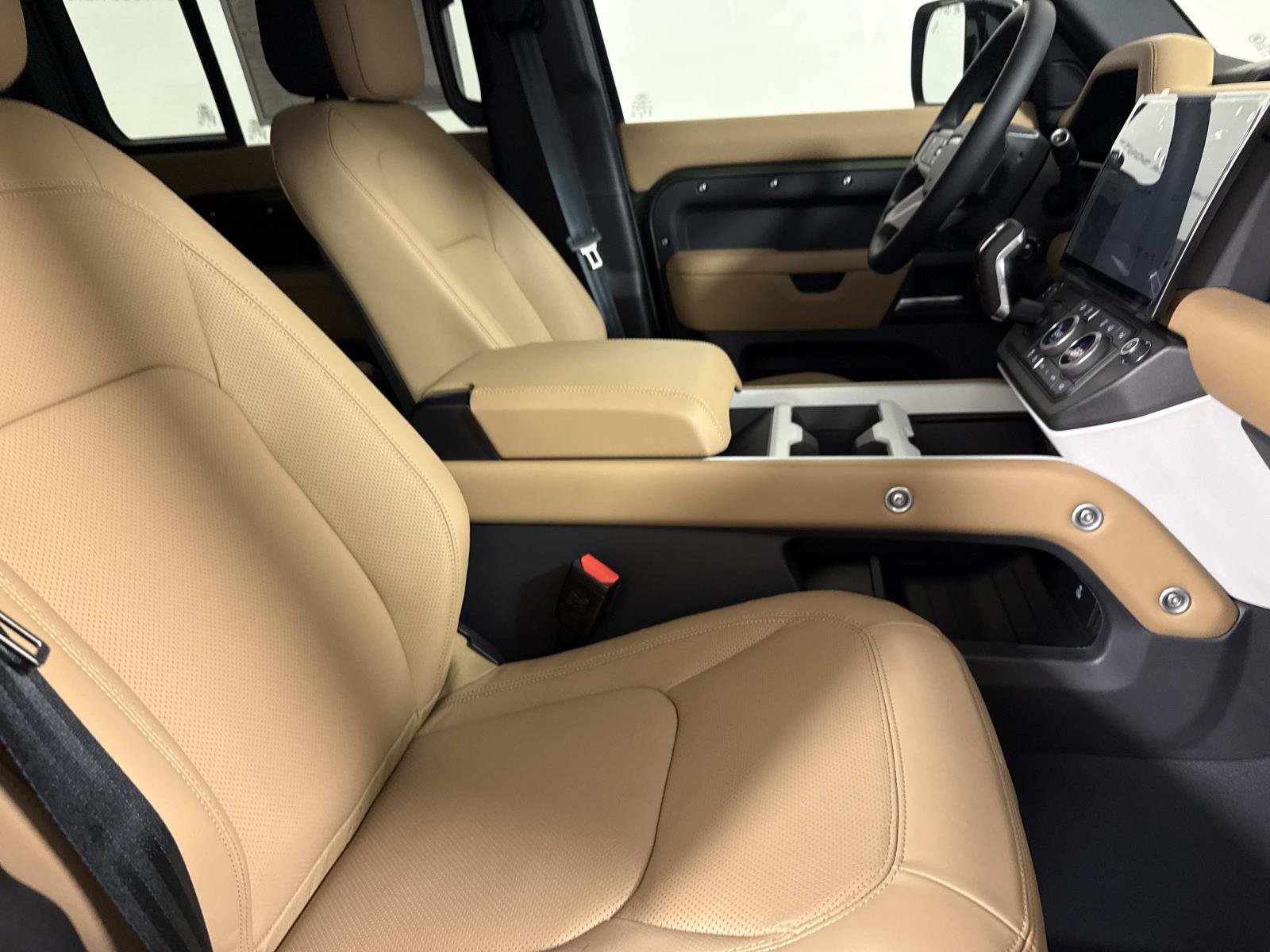 New 2026 Land Rover Defender 110 X-Dynamic SE AWD/4WD image 10