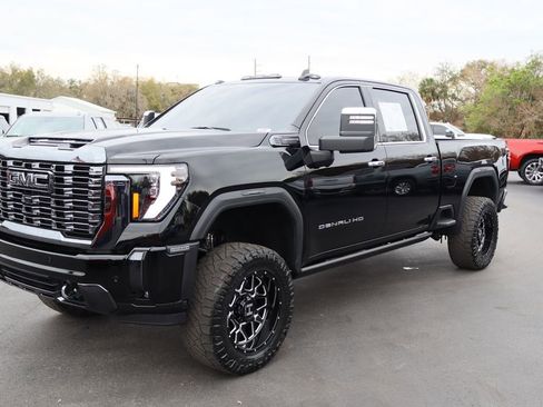 Used 2024 GMC Sierra 2500 Denali Ultimate w/ Max Trailering Package image 4