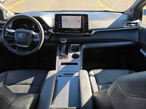 Used 2024 Toyota Sienna XLE Woodland Edition AWD/4WD image 19